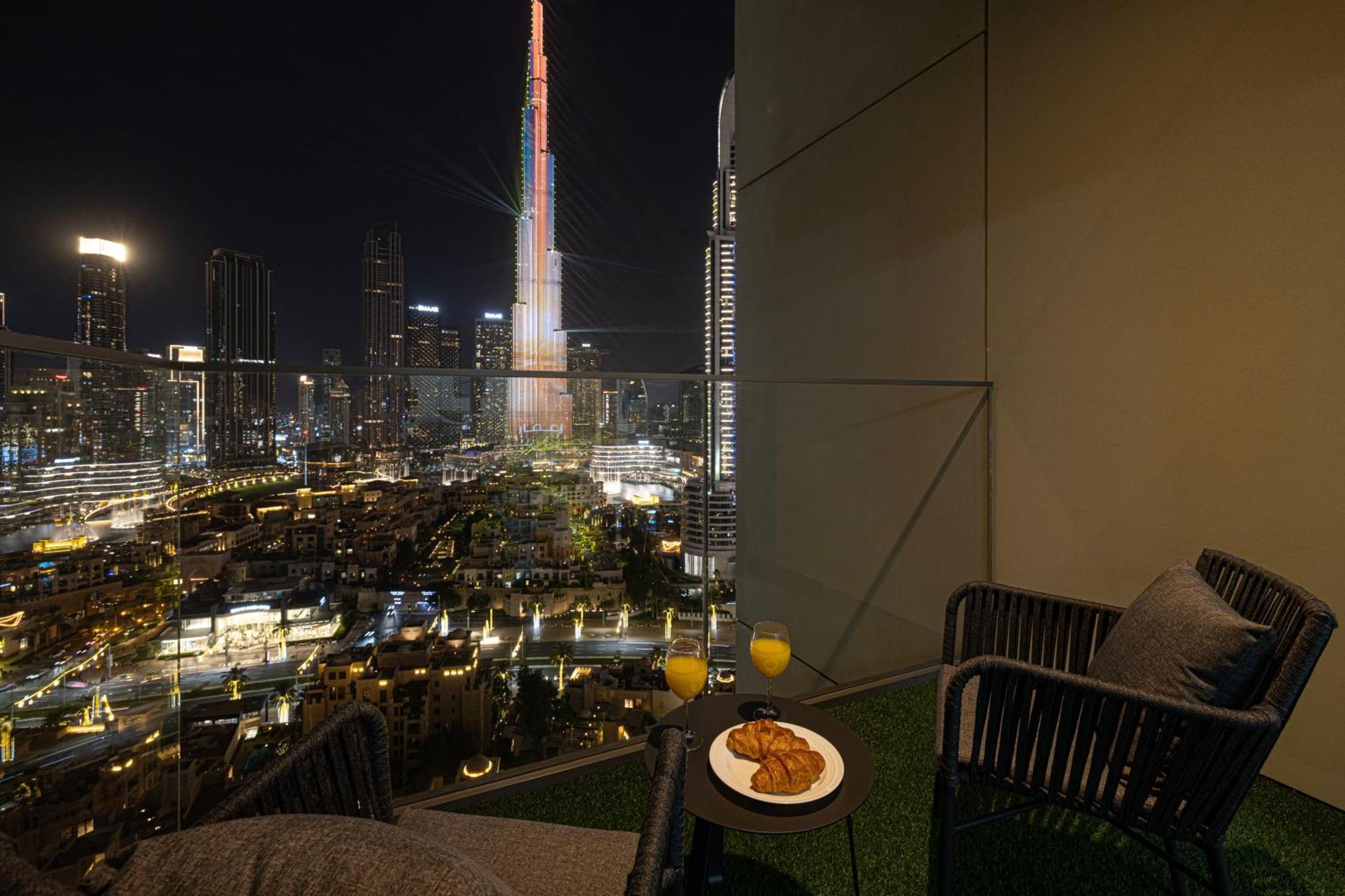 Smartstay At Burj Royale - Full Burj Khalifa View - Brand New Luxury Apartments Dubai Eksteriør billede